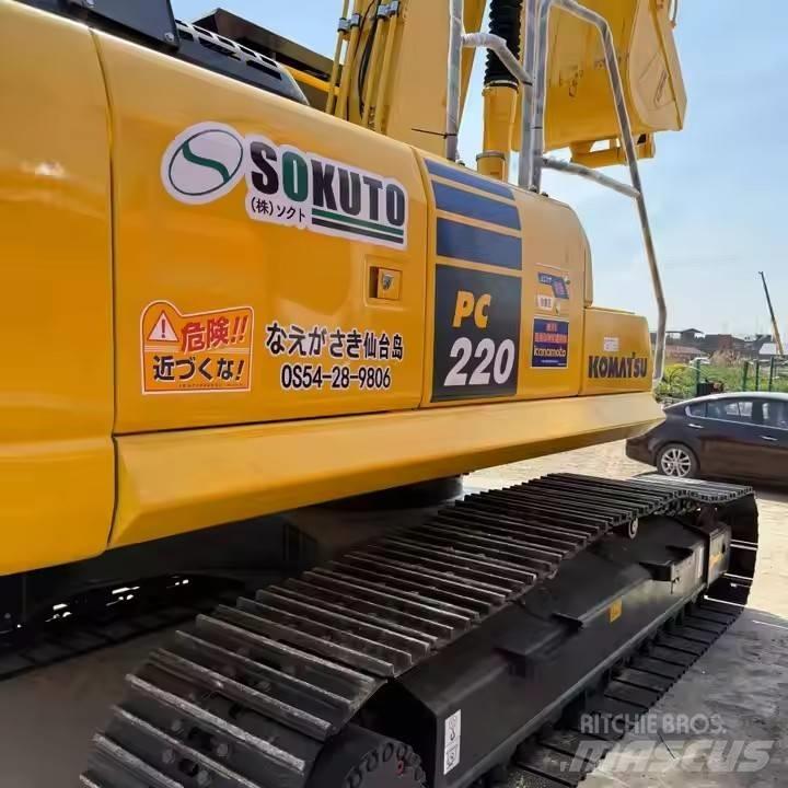 Komatsu PC220-8 Kāpurķēžu ekskavatori