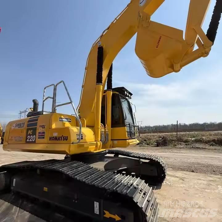 Komatsu PC220-8 Kāpurķēžu ekskavatori