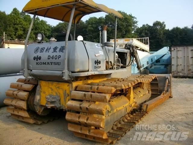 Komatsu D 40 P Kāpurķēžu buldozeri