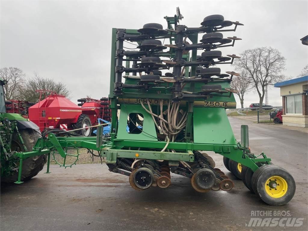 John Deere 750A 6m Precīzās izsējas sējmašīnas 