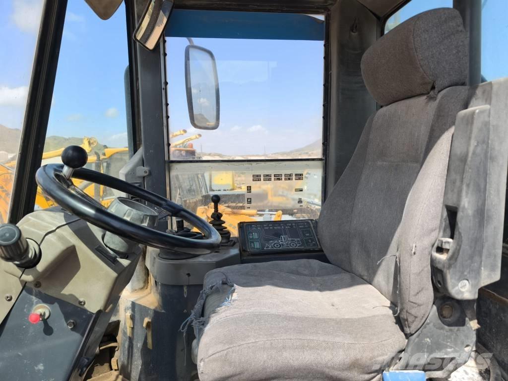 CASE 721 B XT Iekrāvēji uz riteņiem