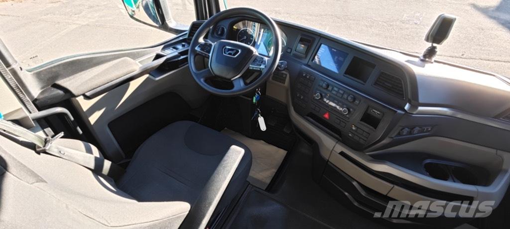 MAN TGX 18.470 Tents