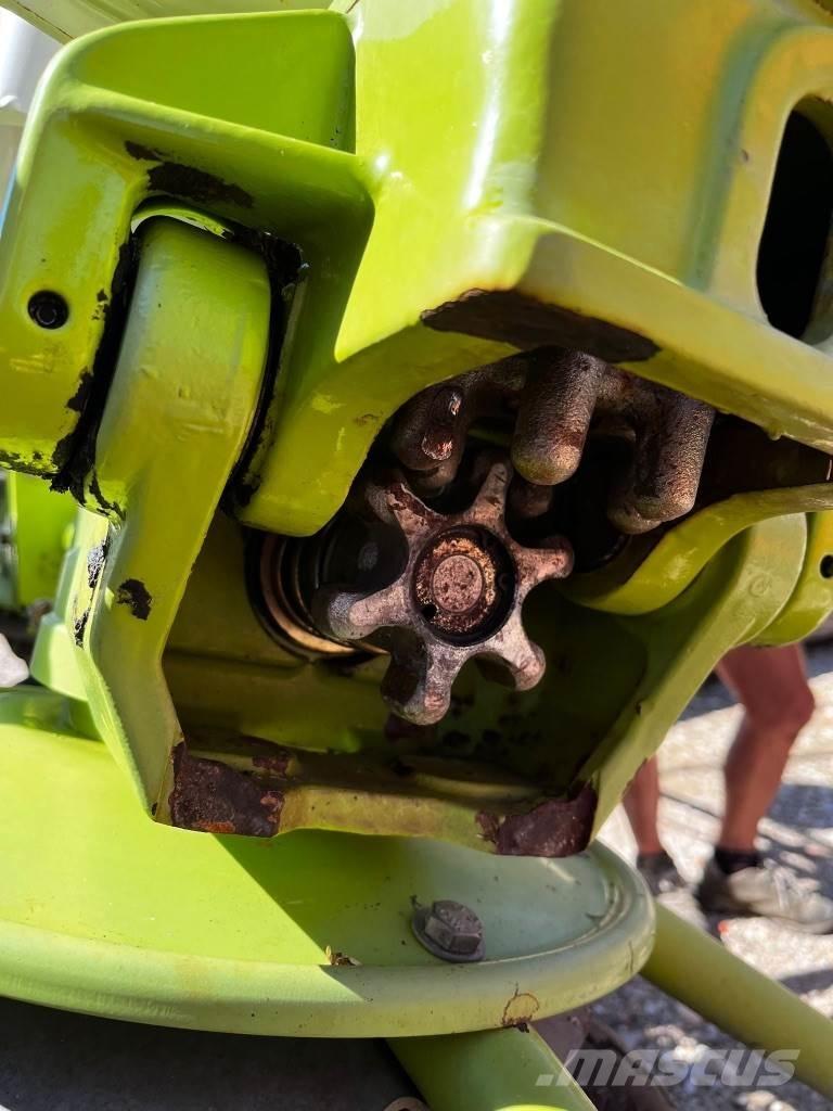 CLAAS Volto 900 T Grābekļi un siena ārdītāji