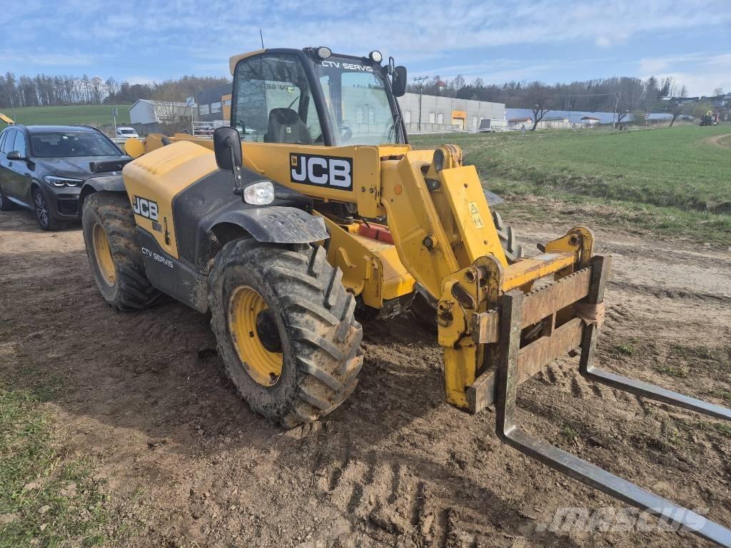 JCB 531-70 Agri Lauksaimniecības pacēlāji