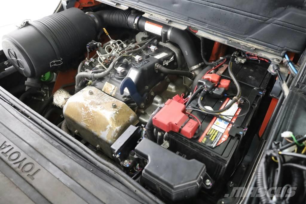 Toyota 40-8-FD-50-N Tehnika ar dīzeļa dzinēju