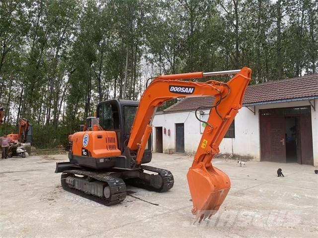 Doosan dx60 Kāpurķēžu ekskavatori