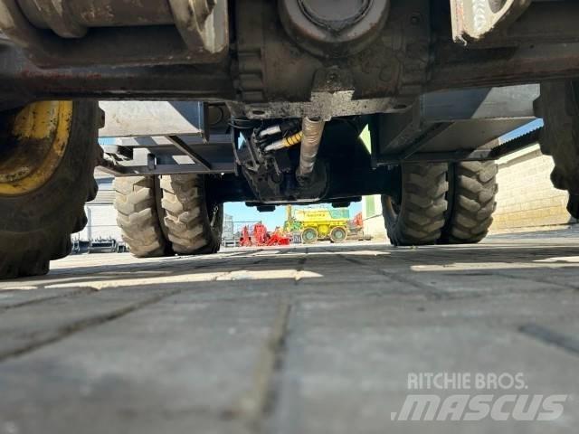 Mecalac 714 MW Ekskavatori uz riteņiem