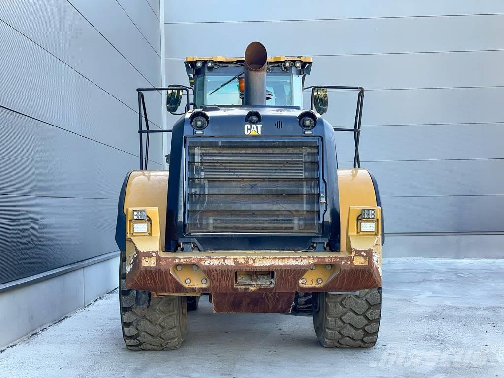 CAT 972M Iekrāvēji uz riteņiem