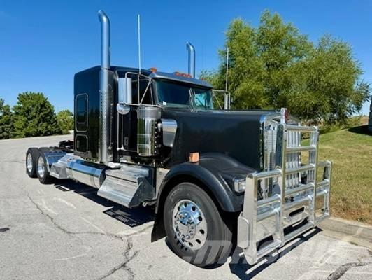 Kenworth W 900 Vilcēji