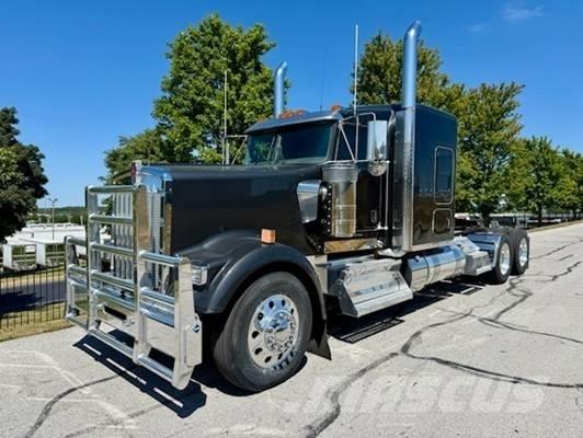 Kenworth W 900 Vilcēji
