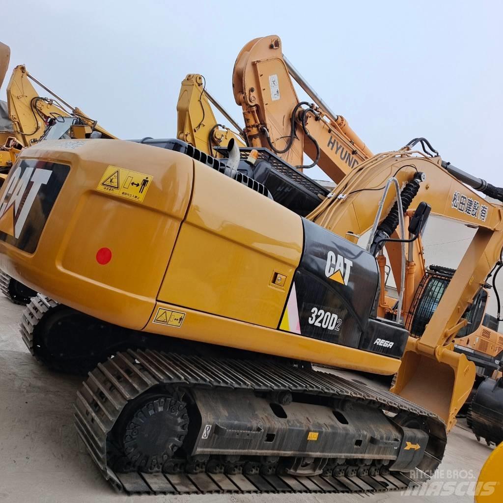 CAT 320 D 2 L Kāpurķēžu ekskavatori