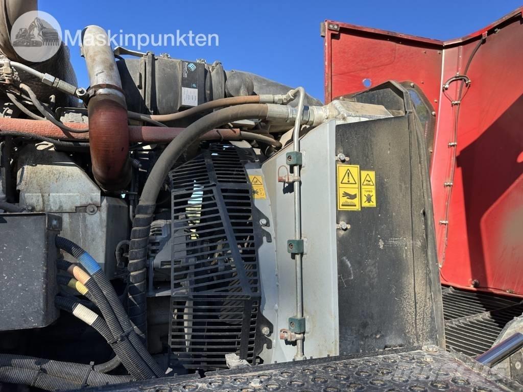 Komatsu 895 Forvarderi