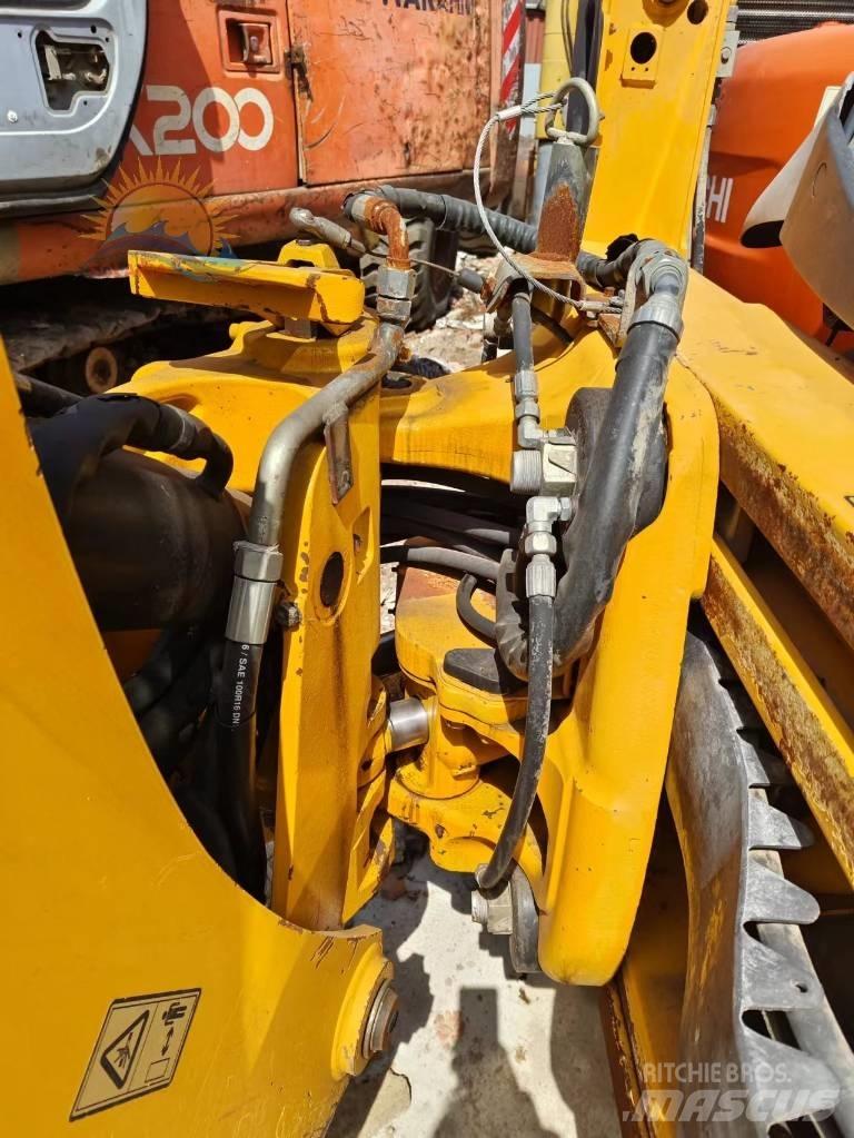 JCB 3CX Ekskavatori-iekrāvēji
