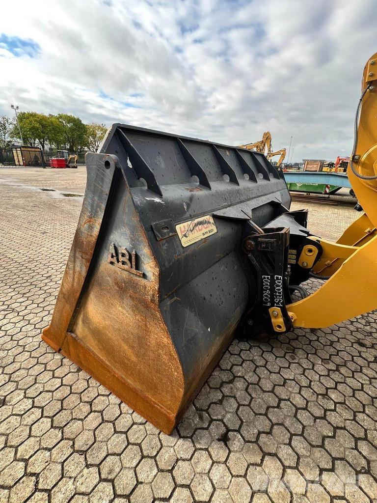 CAT 950GC Iekrāvēji uz riteņiem