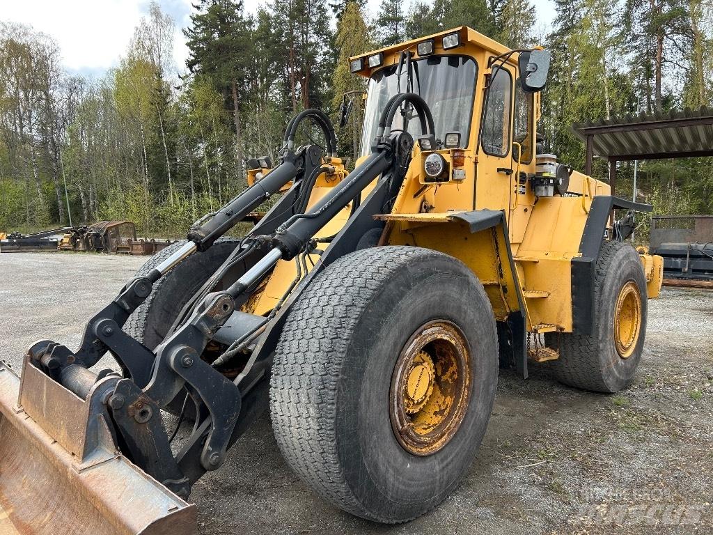 Volvo L 120 Iekrāvēji uz riteņiem