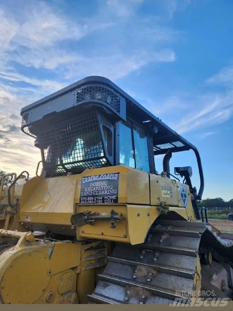 CAT D 6 Kāpurķēžu buldozeri