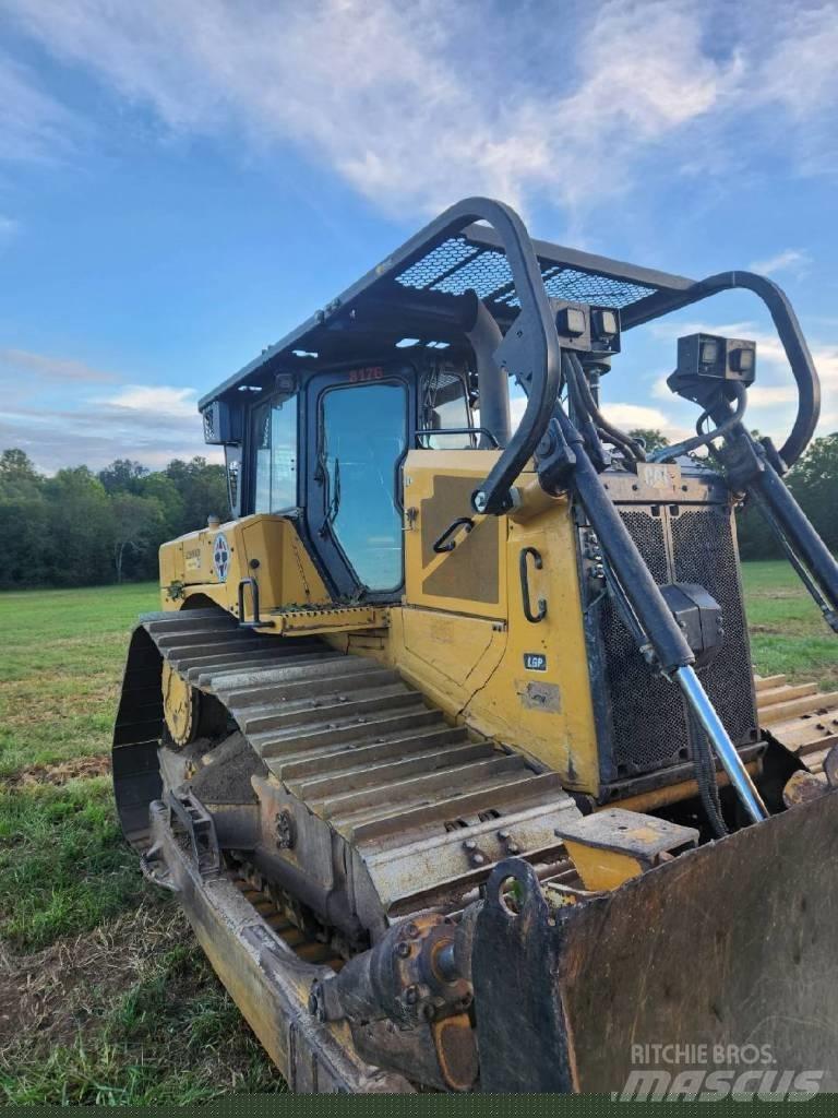 CAT D 6 Kāpurķēžu buldozeri