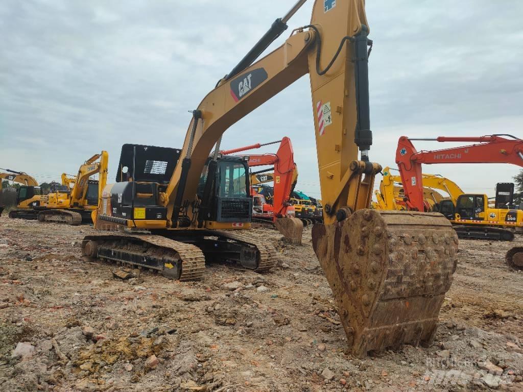 CAT 326D Kāpurķēžu ekskavatori