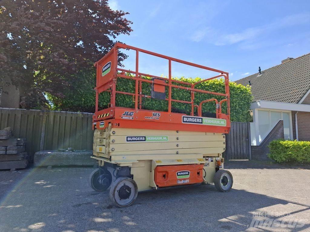 JLG 3246ES Šķerveida pacēlāji