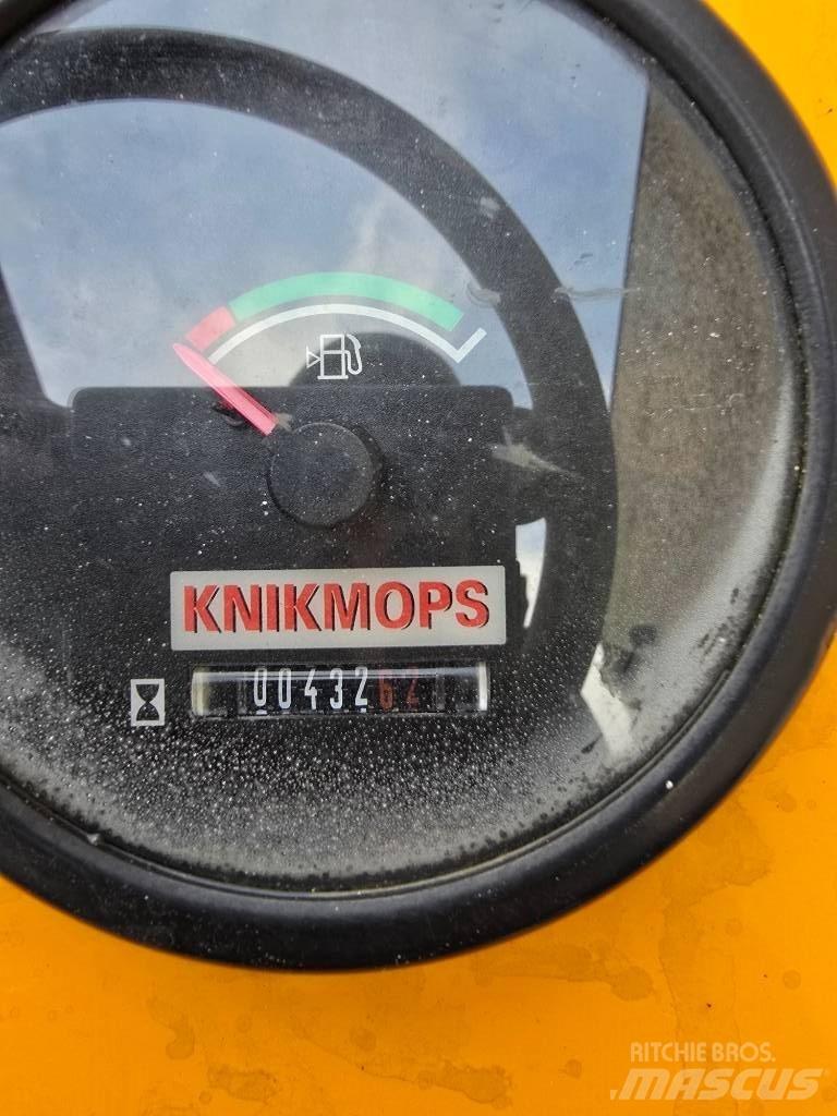 Knikmops 100 Iekrāvēji uz riteņiem