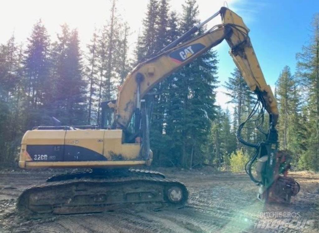 CAT 320 D FM Baļķu iekrāvēji