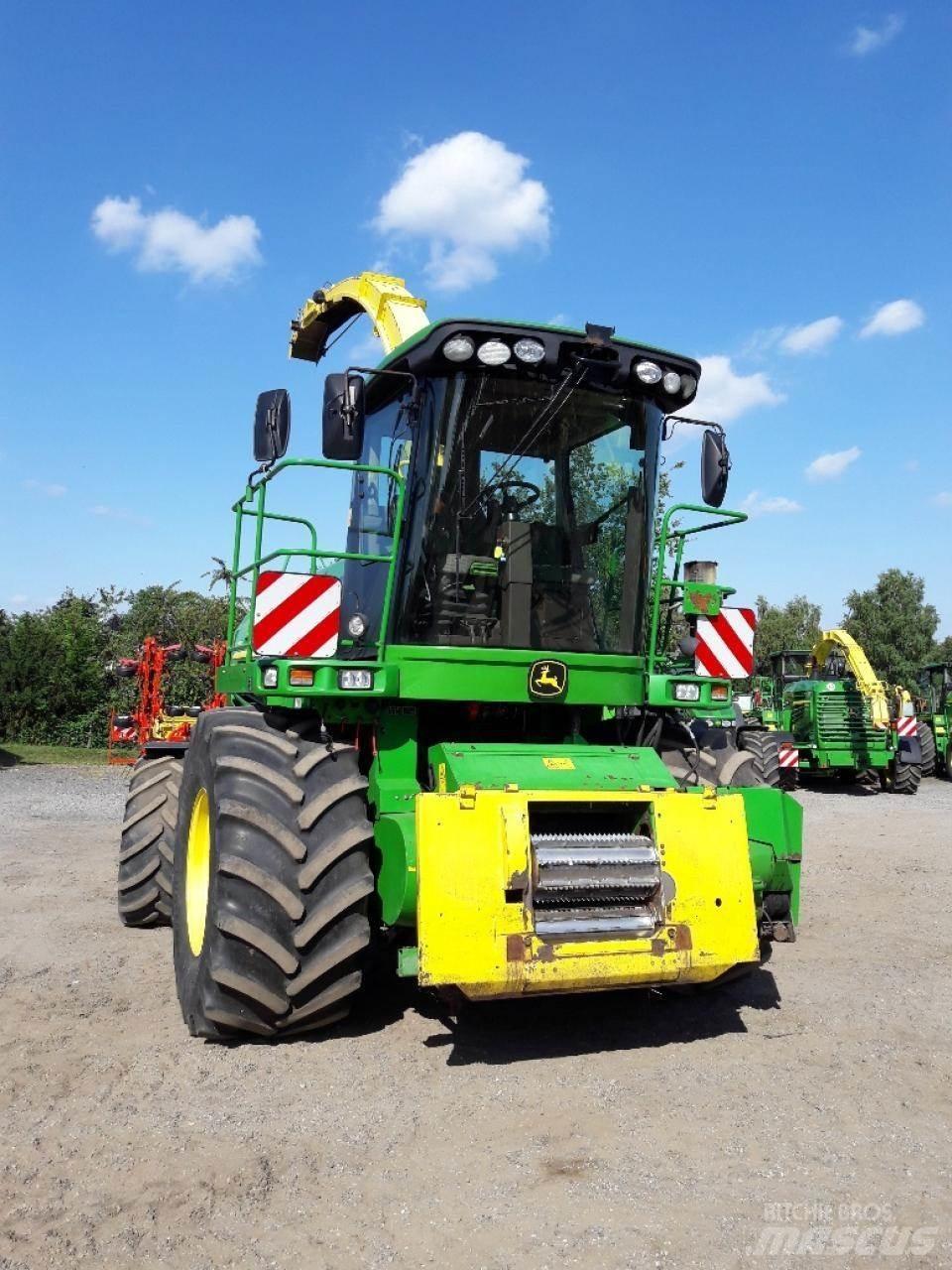 John Deere 7350 Lopbarības novācēji