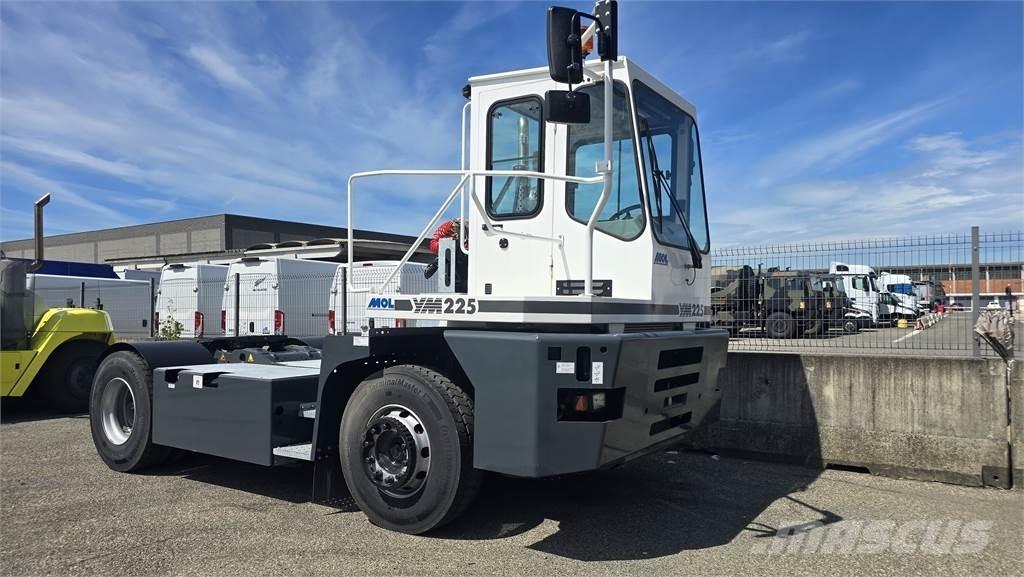 MOL YM225 Terminālie traktori