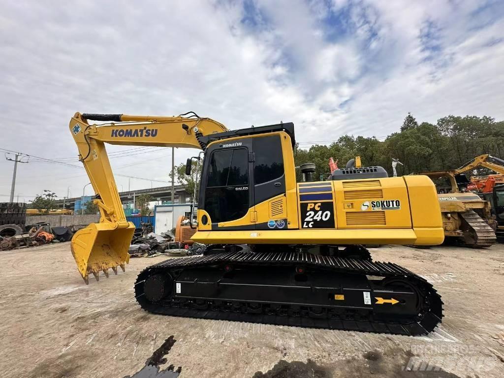 Komatsu PC 240 Kāpurķēžu ekskavatori