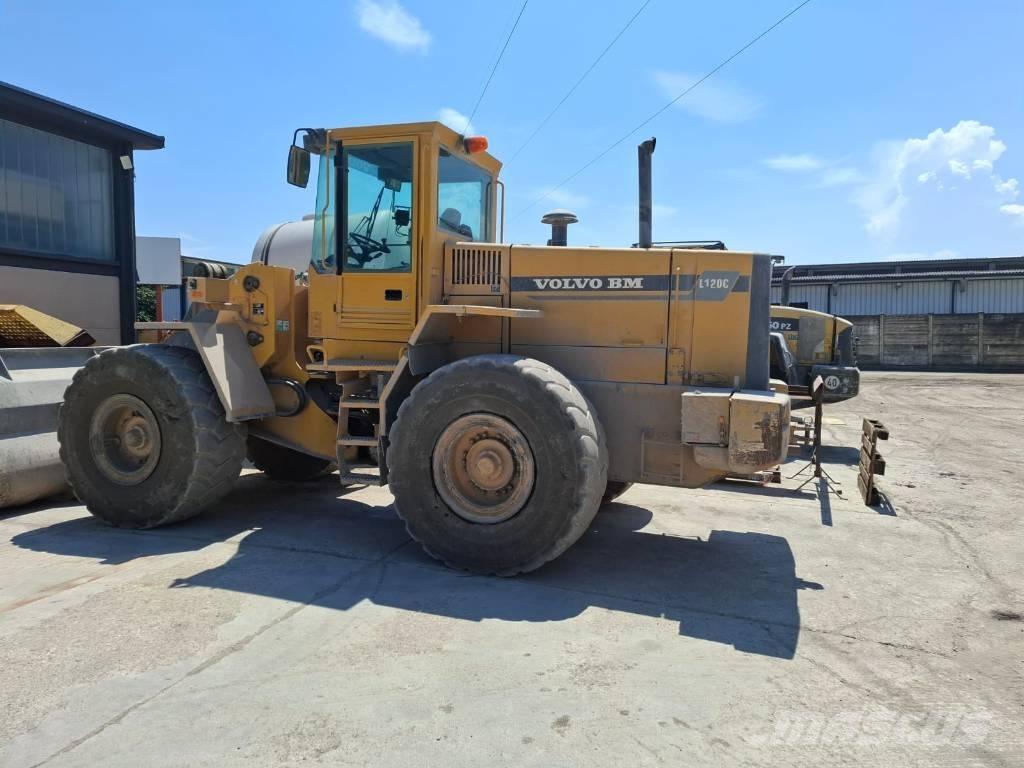 Volvo L 120 C Iekrāvēji uz riteņiem