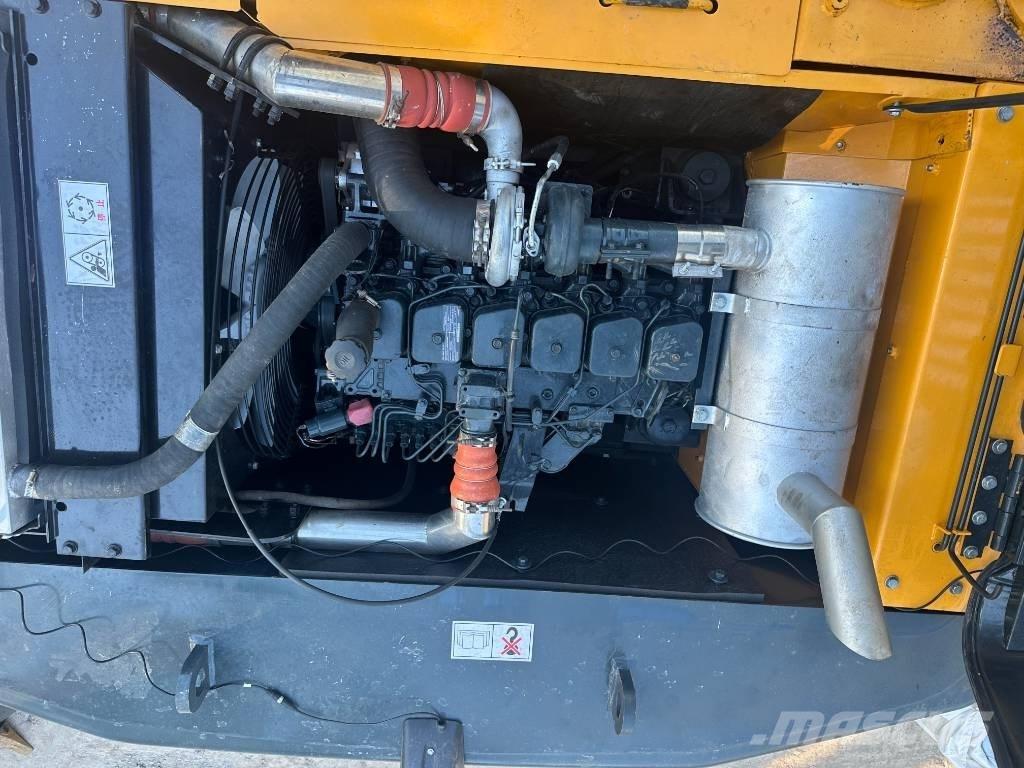 Hyundai HX 220 Kāpurķēžu ekskavatori