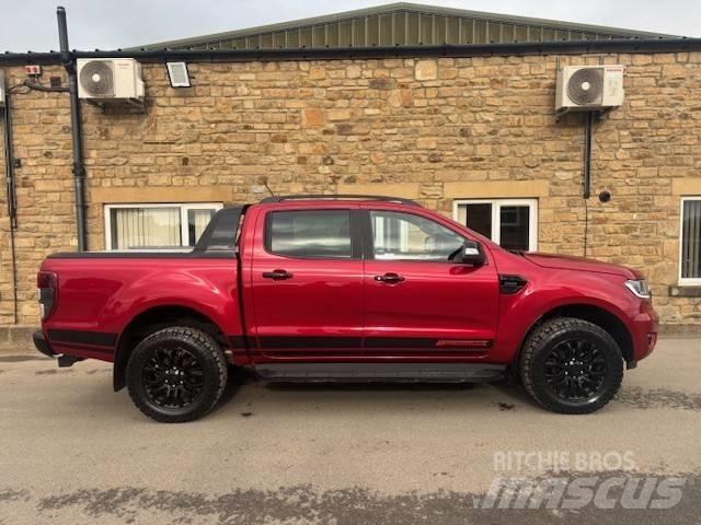 Ford Ranger Vieglais kravas automobilis/izkraušana no sāniem