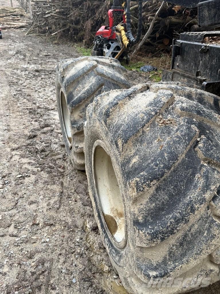 Komatsu 931 Harvesteri