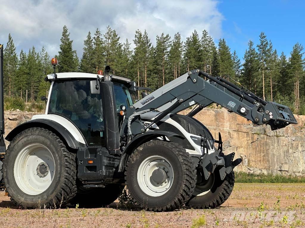 Valtra T 174 Traktori