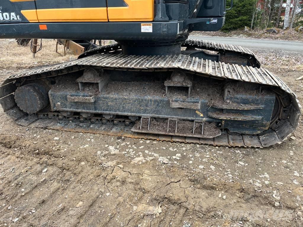 Hyundai HX 140 AL Kāpurķēžu ekskavatori