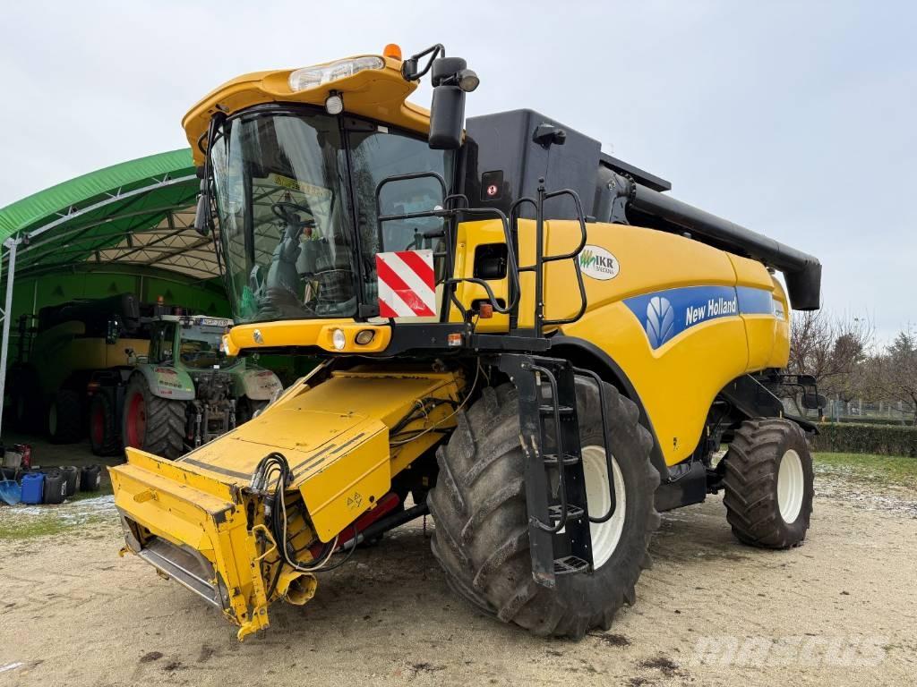 New Holland CX 8070 Ražas novākšanas kombaini