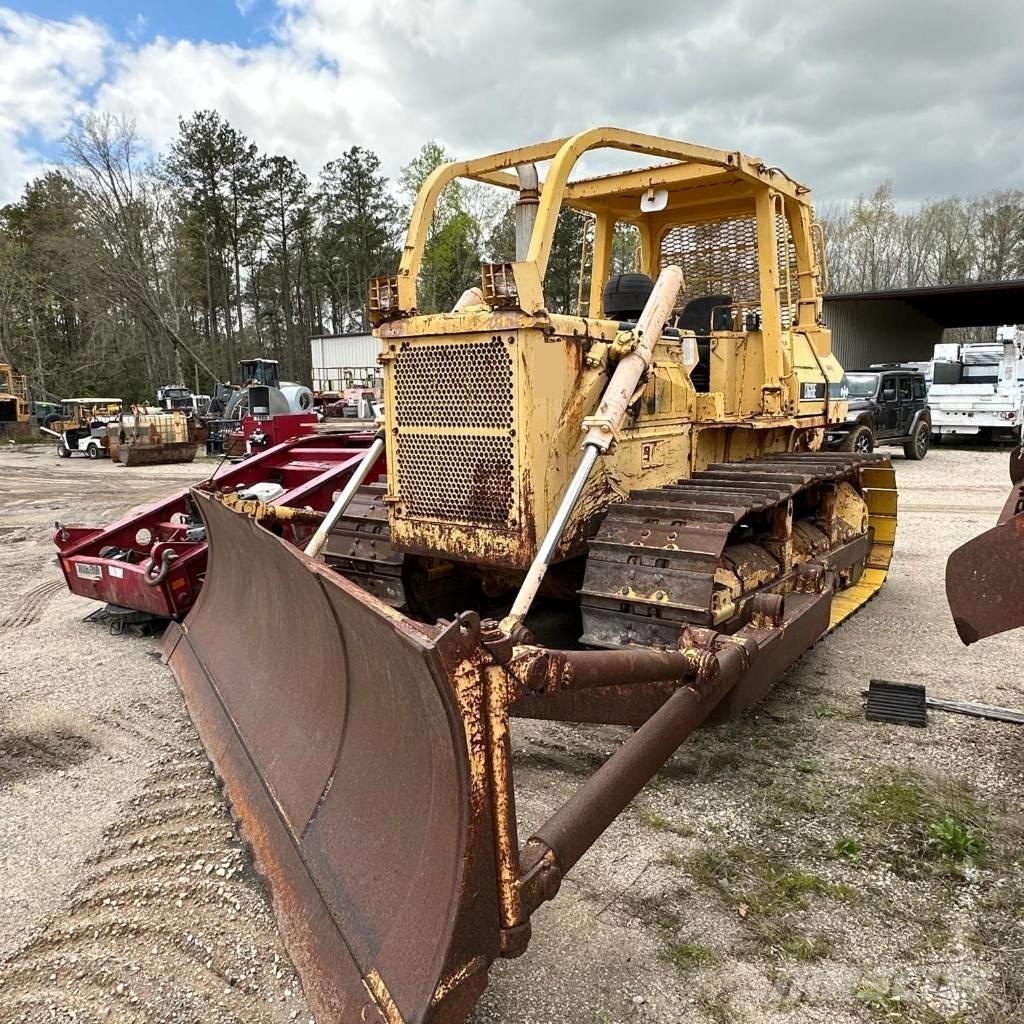 Komatsu D 68 E-1 Kāpurķēžu buldozeri