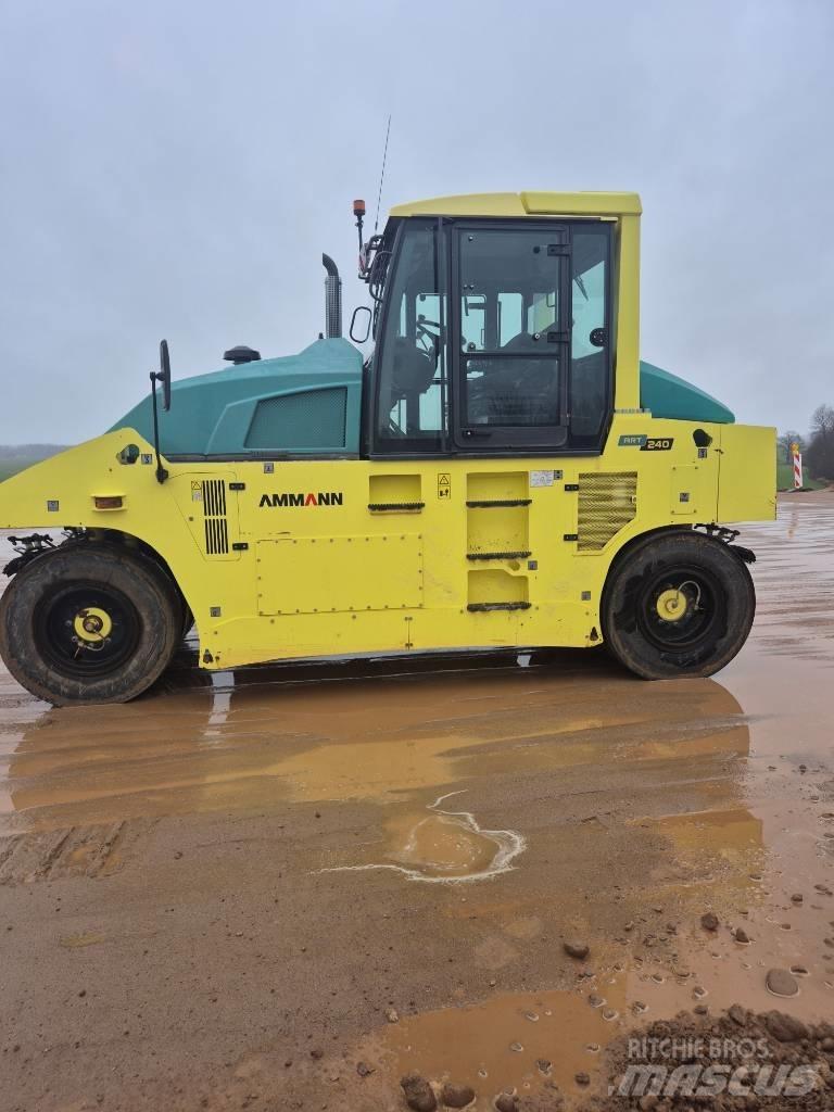 Ammann ART 240 Pneimatiskie veltņi