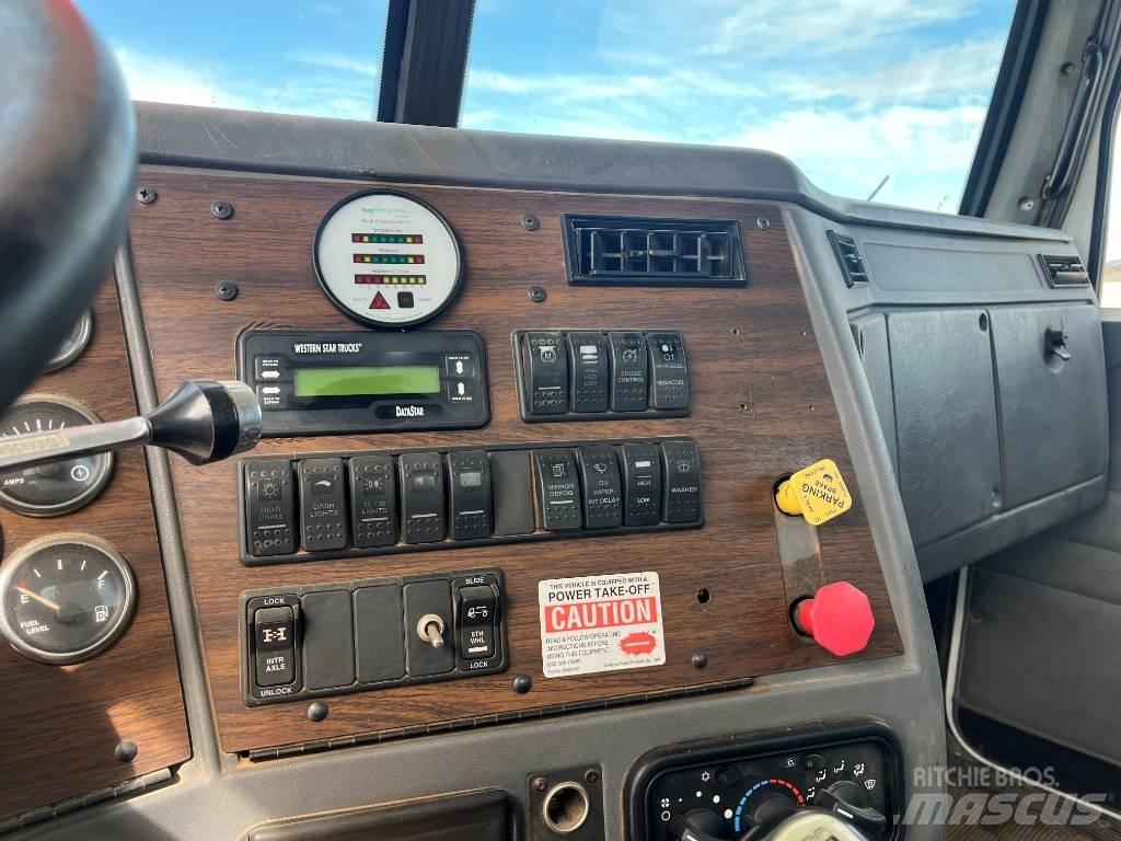 Western Star 4900 Kāpurķēžu ceļamkrāni