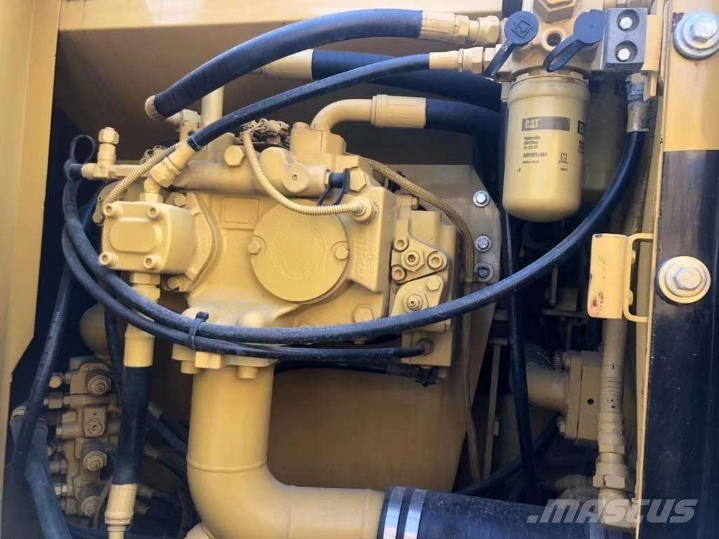 CAT 318C Kāpurķēžu ekskavatori