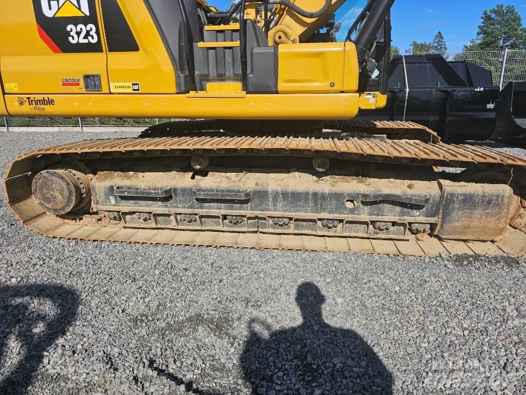 CAT 323 Kāpurķēžu ekskavatori