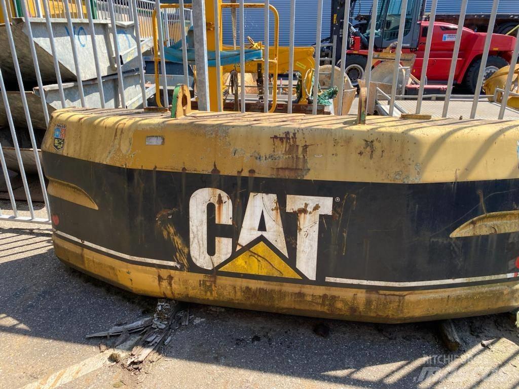 CAT 320, 320B, 320BL Šasija un piekare