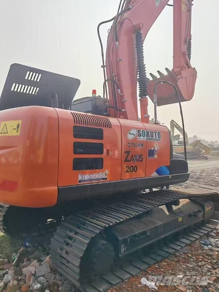 Hitachi 200-3 Kāpurķēžu ekskavatori