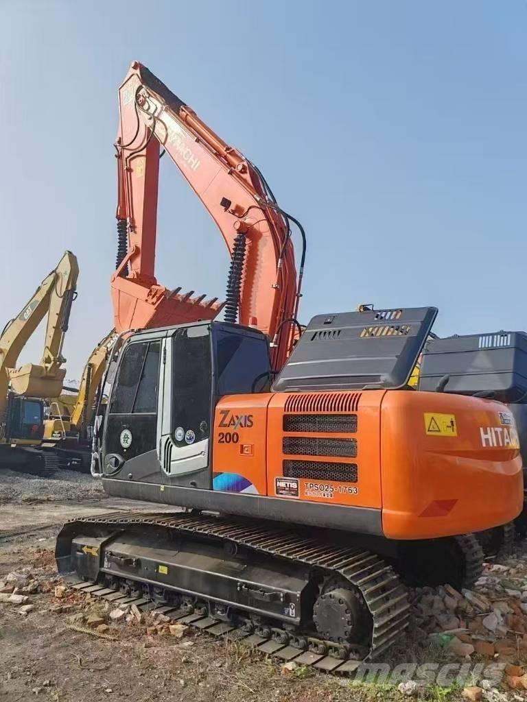 Hitachi 200-3 Kāpurķēžu ekskavatori