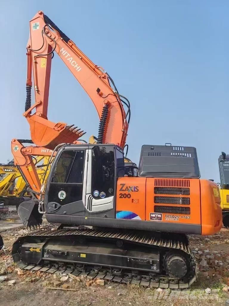Hitachi 200-3 Kāpurķēžu ekskavatori