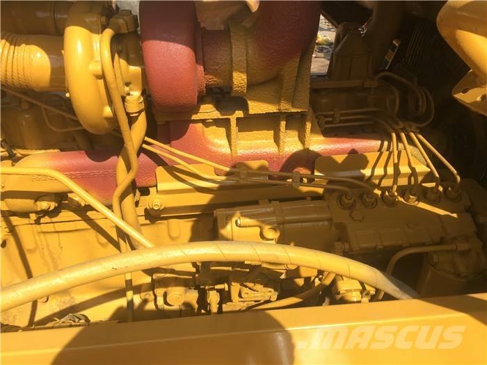 CAT D 6 D Kāpurķēžu buldozeri