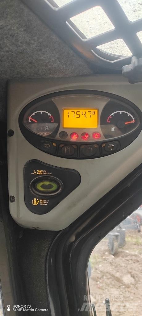 Bobcat S 220 Lietoti riteņu kompaktiekrāvēji
