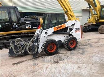 Bobcat S 220 Lietoti riteņu kompaktiekrāvēji