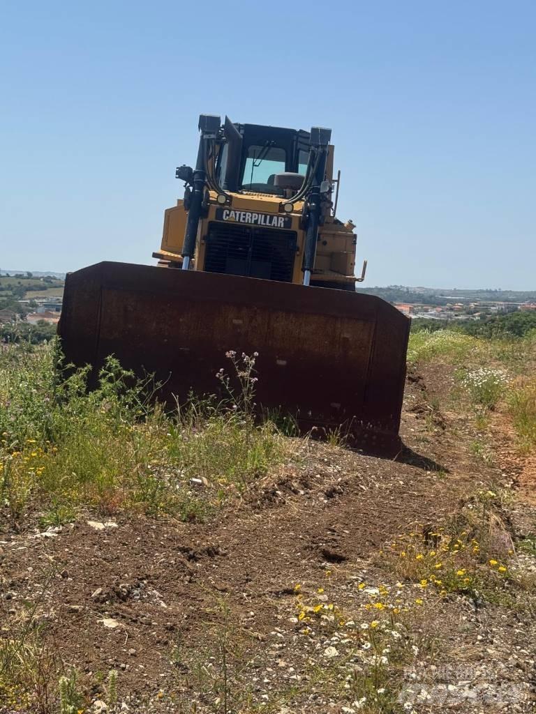 CAT D 6 T XL Kāpurķēžu buldozeri