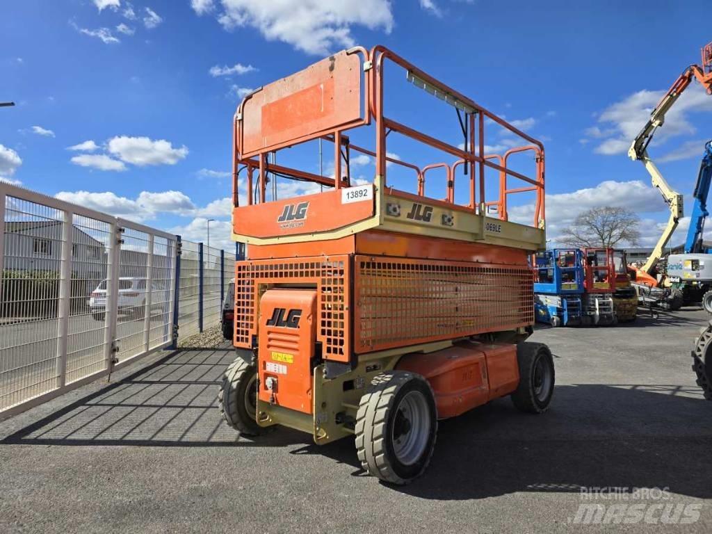 JLG 4069 LE Šķerveida pacēlāji