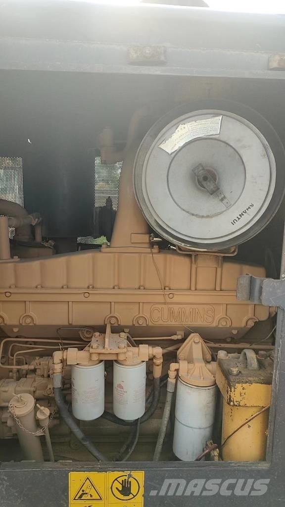 Shantui SD 32 Kāpurķēžu buldozeri